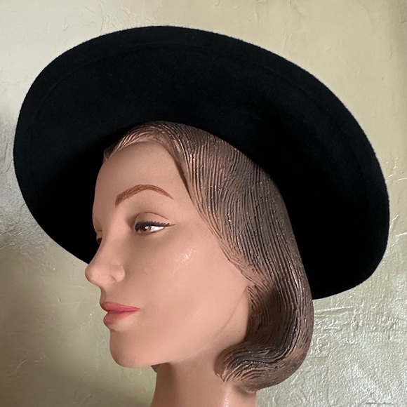 ELEGANT BLACK FELT WIDE BRIM HAT - SATING BAND + BLACK AND RED FEATHERS main image 9